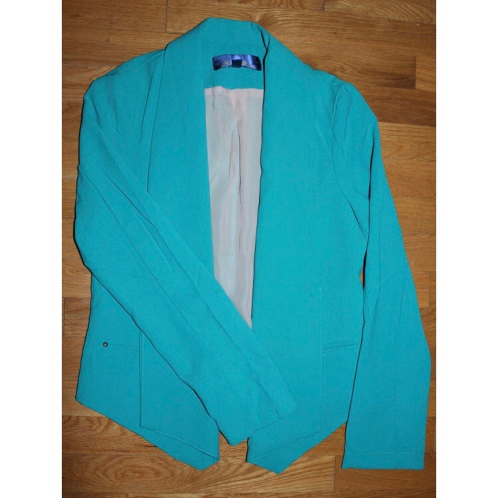 women’s blue blazer